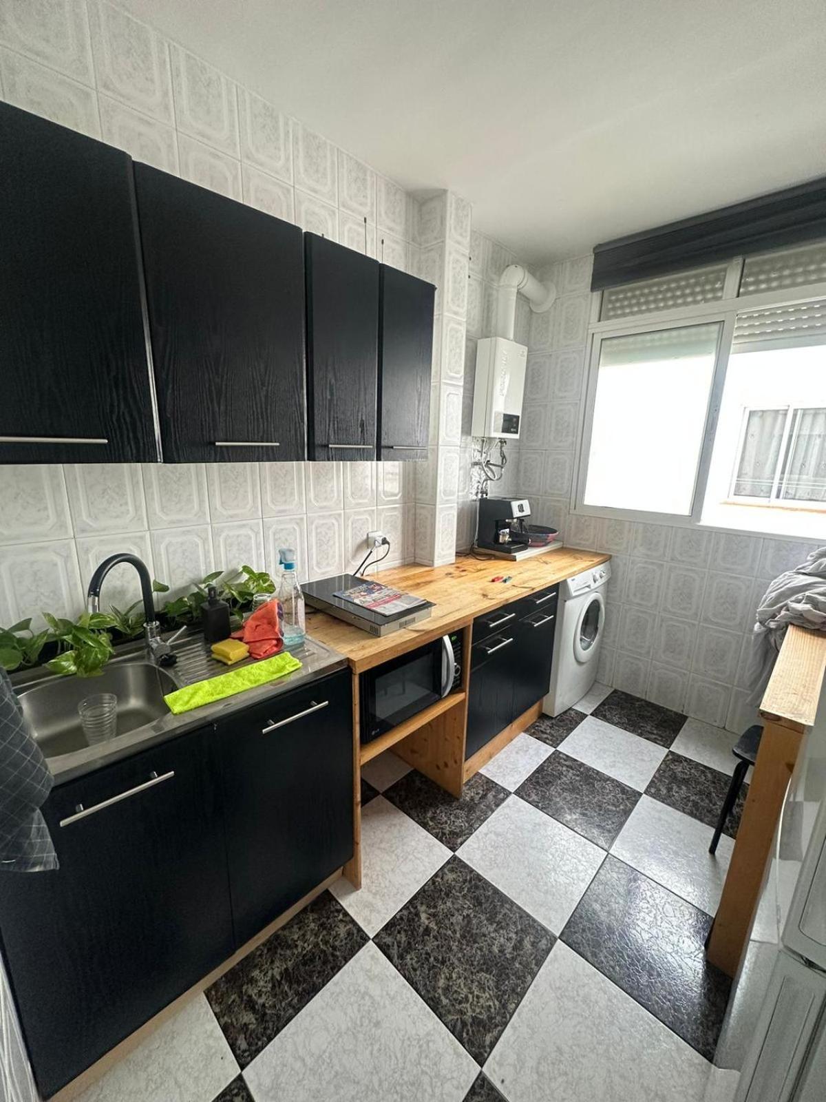 Habitacion 3 - 3 Planta Sin Ascensor En Piso Compartido No Es Piso Entero! 푸엔히롤라 외부 사진